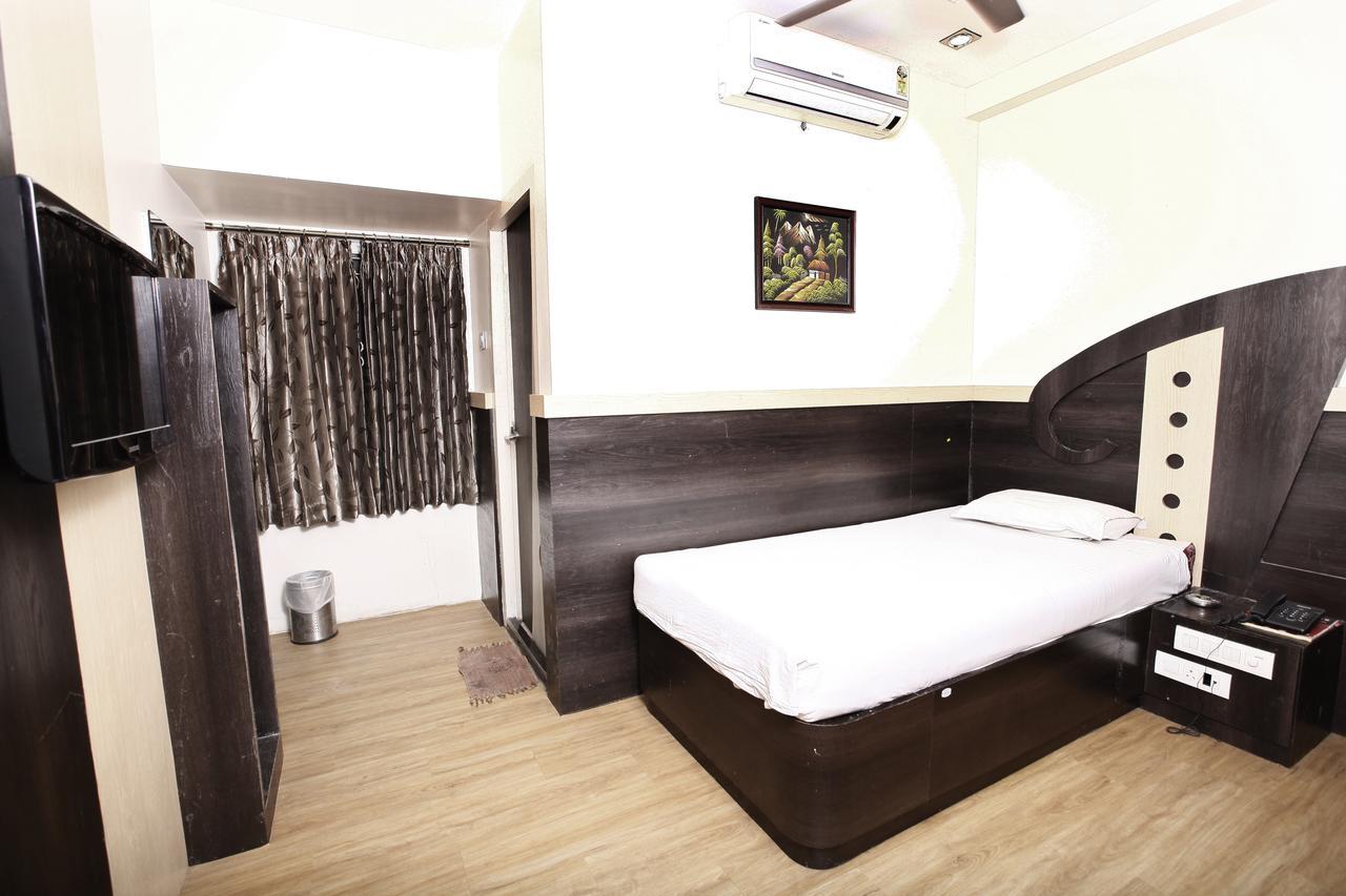 Hotel Vasantham Coimbatore Buitenkant foto
