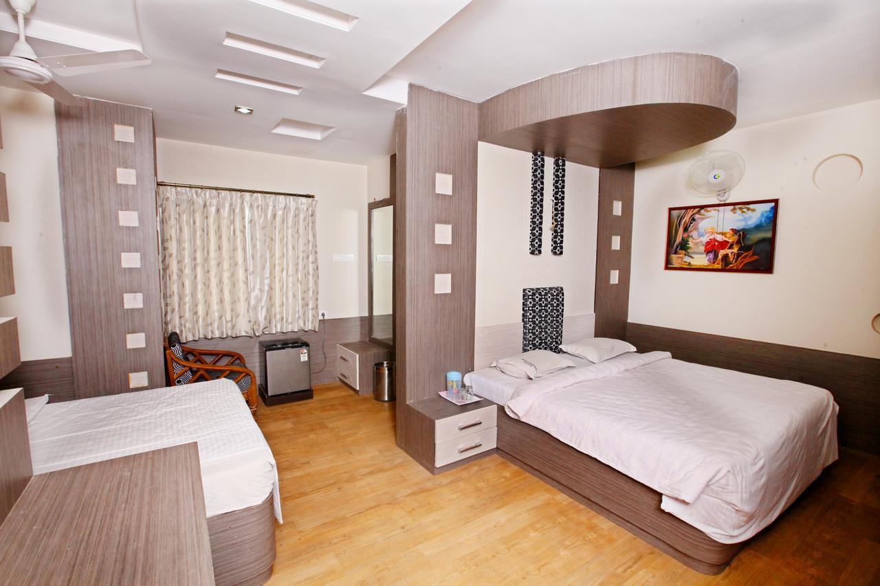 Hotel Vasantham Coimbatore Buitenkant foto