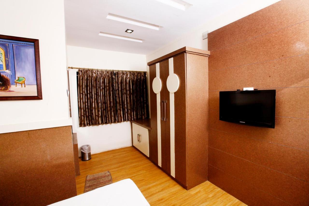 Hotel Vasantham Coimbatore Buitenkant foto
