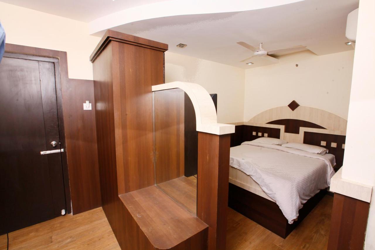 Hotel Vasantham Coimbatore Buitenkant foto